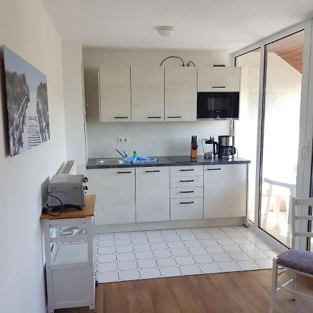 Fewo 18 Im Strandhaus Lobbe Mit Balkon Exterior foto