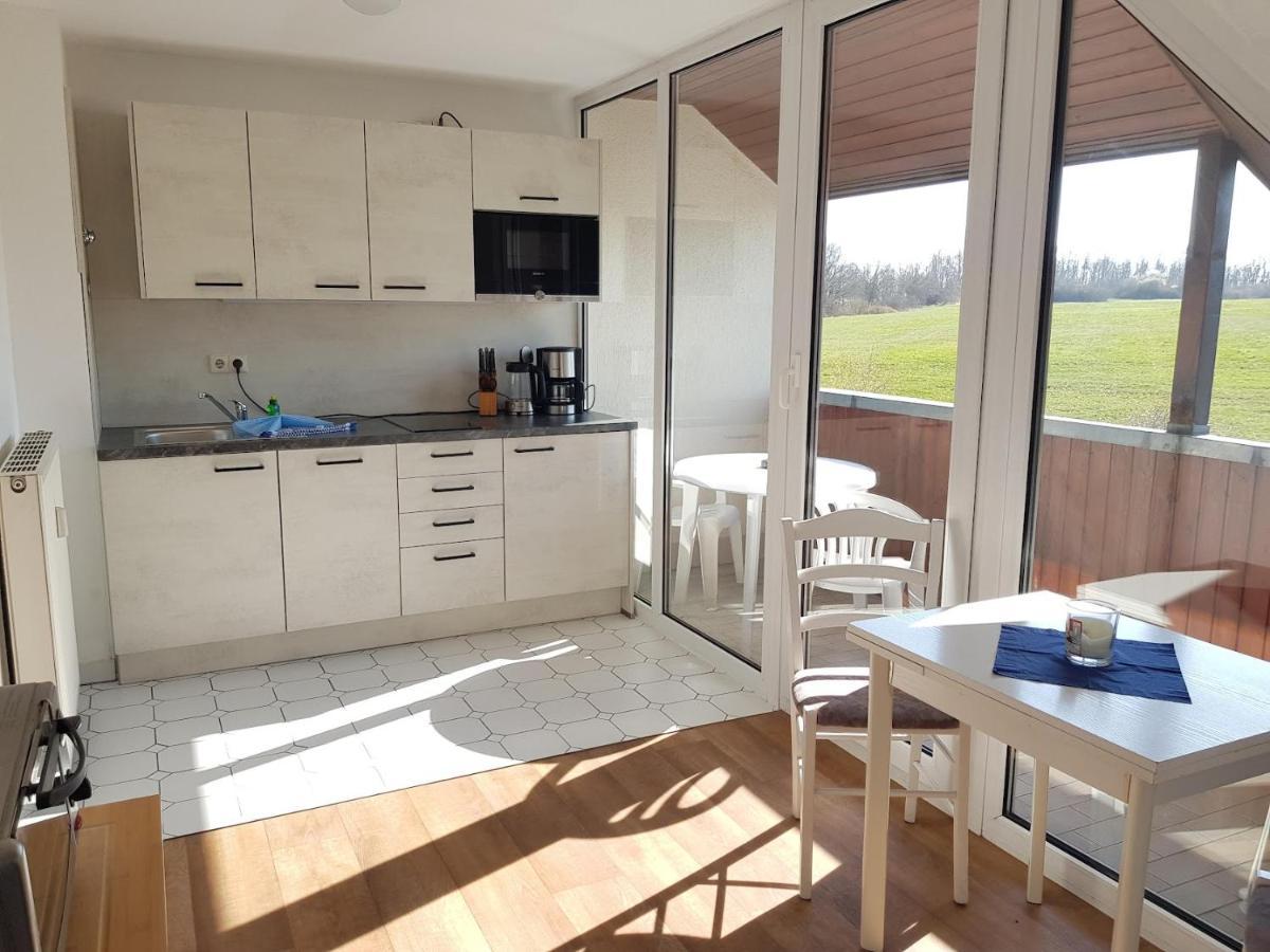 Fewo 18 Im Strandhaus Lobbe Mit Balkon Exterior foto
